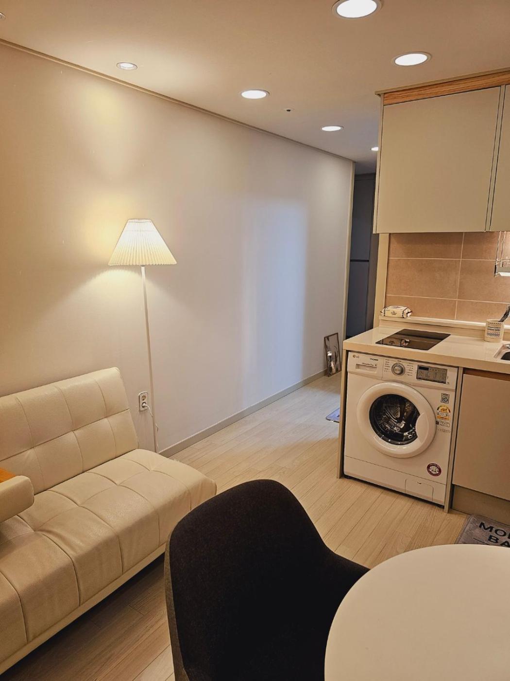 Modern House Apartment Seoul